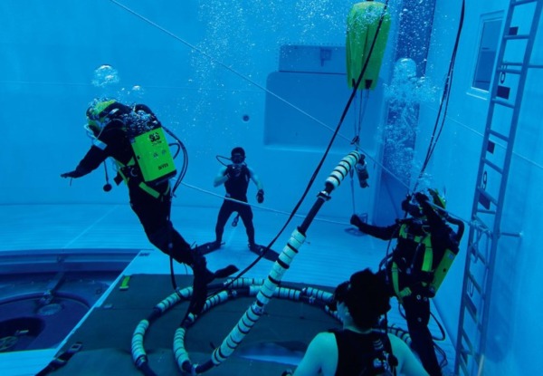 海上自衛隊の飽和潜水士の過酷な内容。450m深海に挑む命がけの訓練